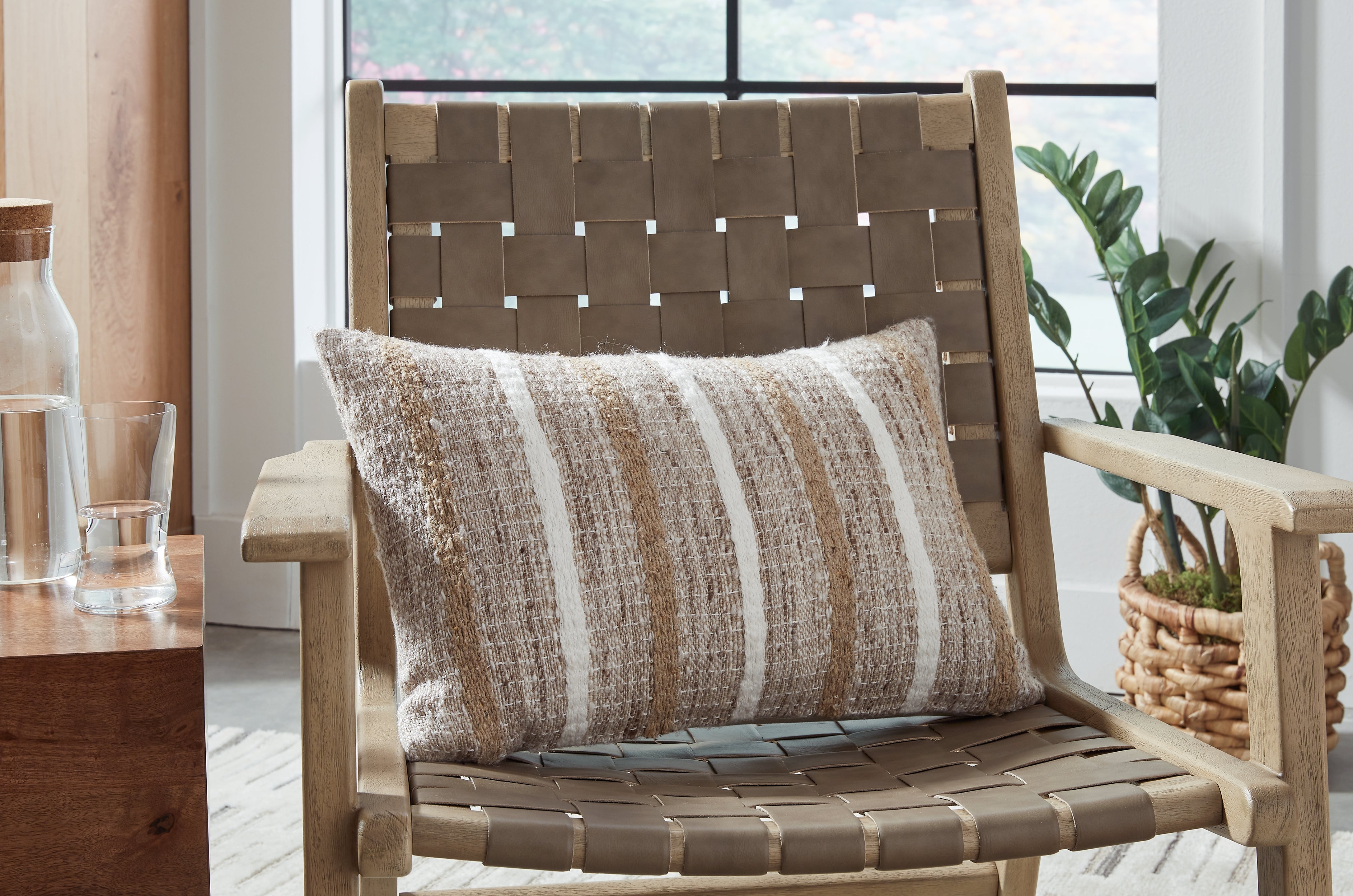 Warmstead Furniture - Ashley Furniture - Benish Pillows - Pillow / Tan/Brown/White - A1001047P