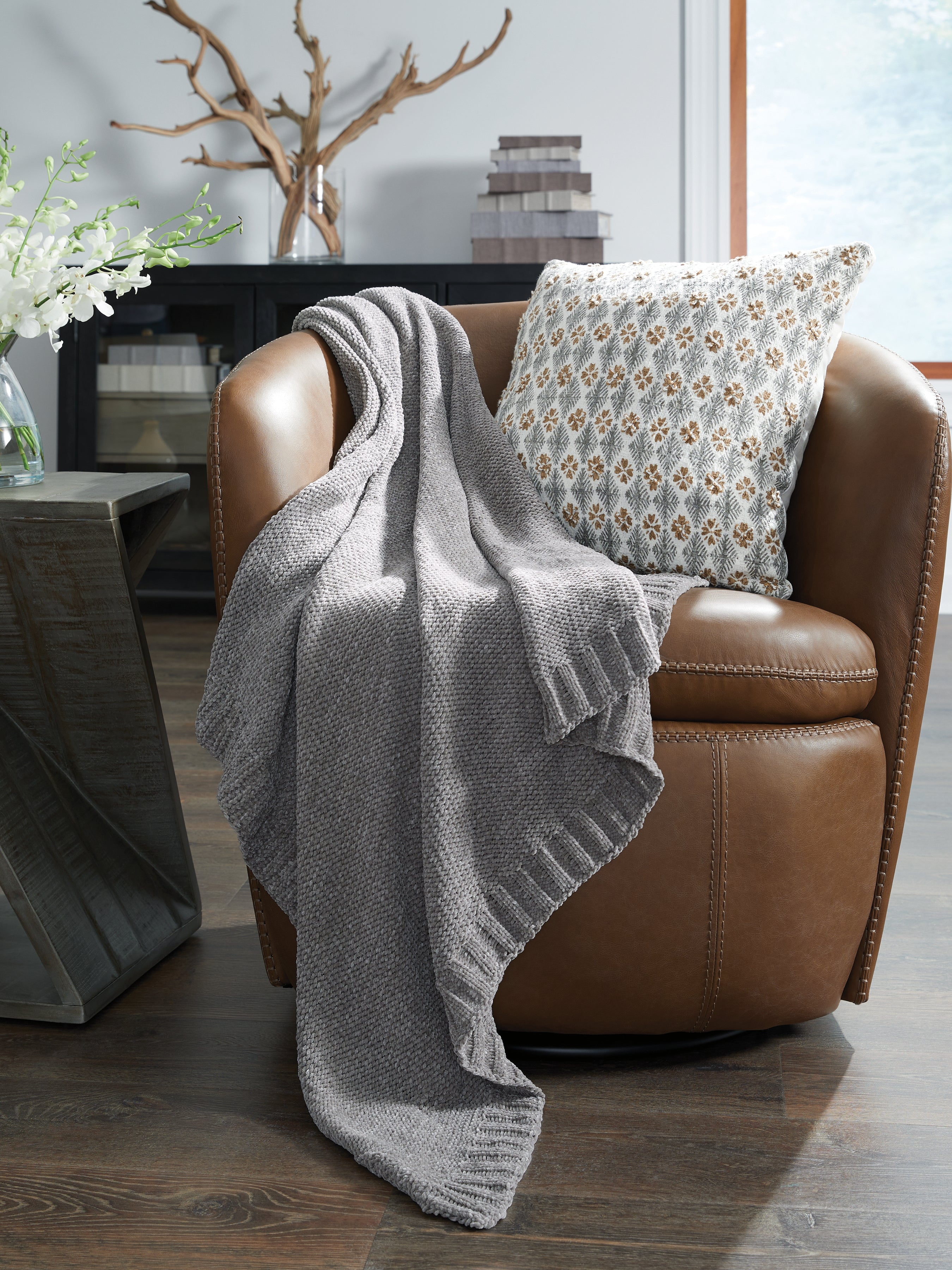 Warmstead Furniture - Ashley Furniture - Anawood Throw (Set of 3) - Throw (3/CS) / Gray - A1001097