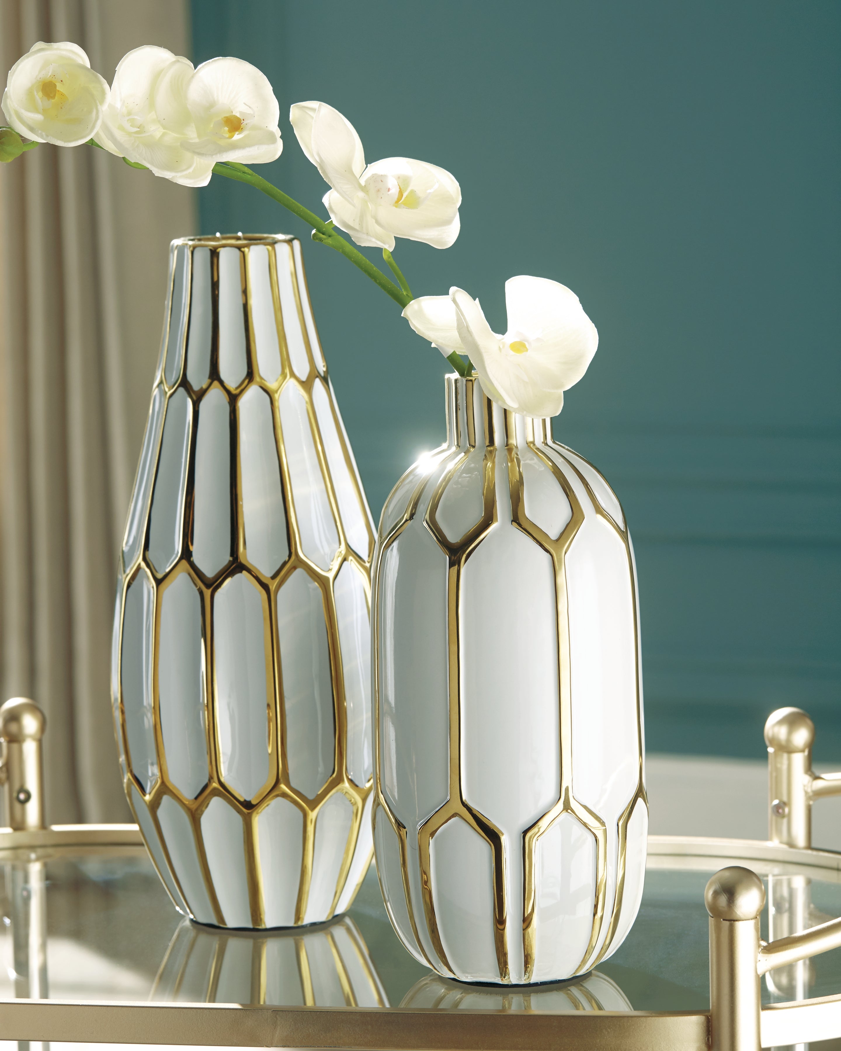 Warmstead Furniture - Ashley Furniture - Mohsen Vase - Vase Set (Set of 2) / Gold Finish/White - A2000135