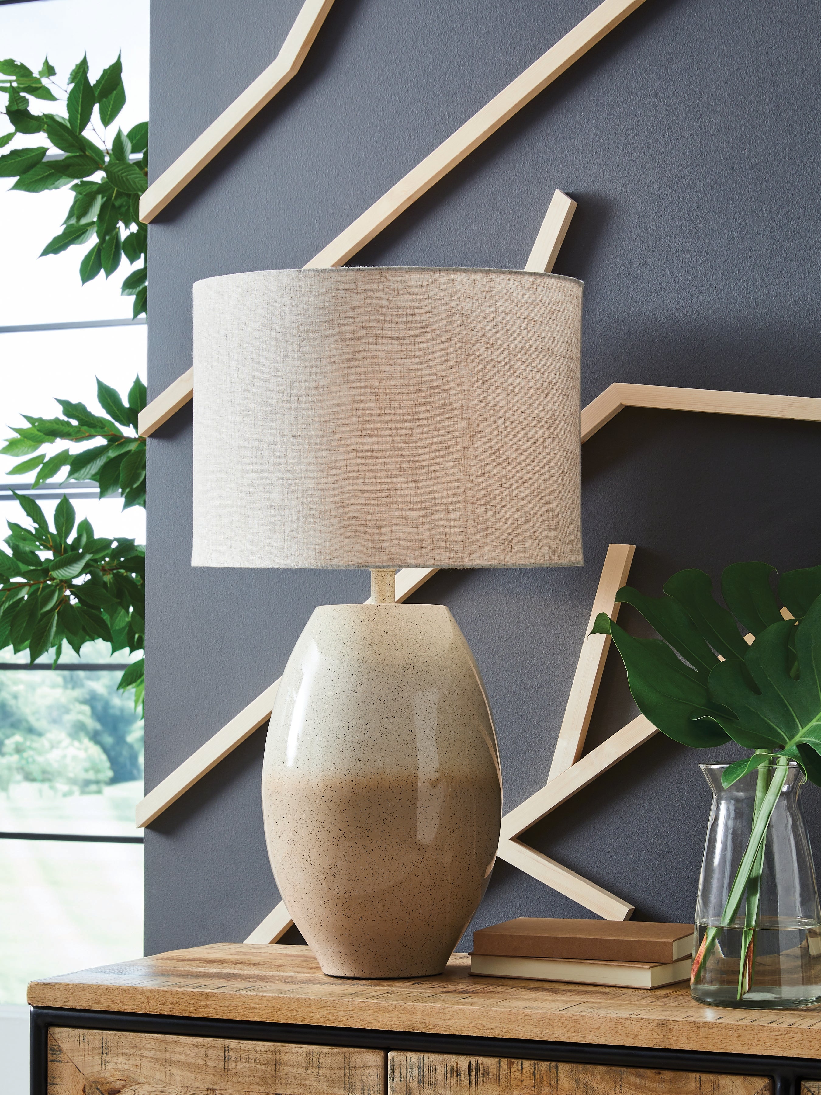 Warmstead Furniture - Ashley Furniture - Linas Lighting - Metal Table Lamp (1/CN) / Cream/Beige - L207594