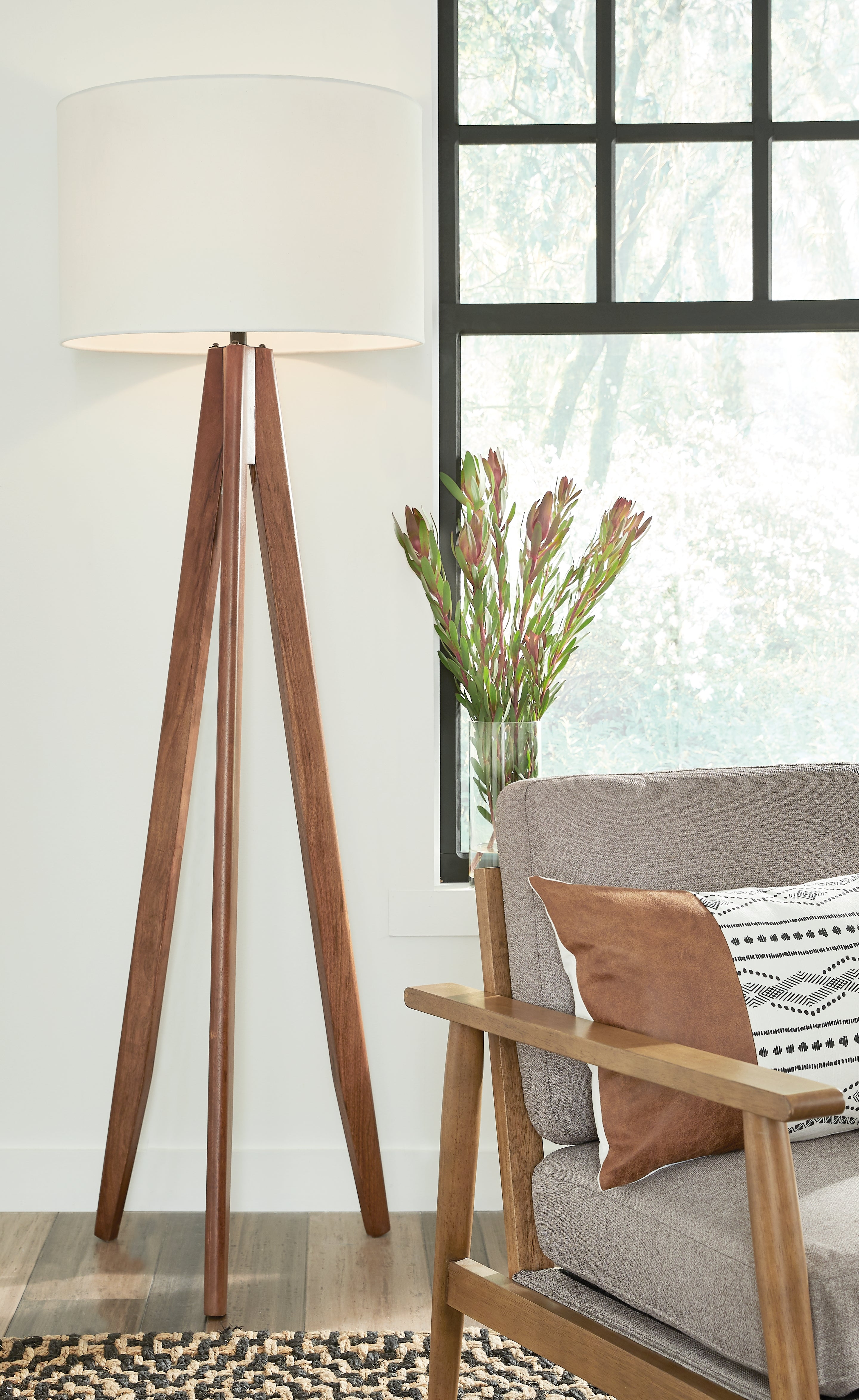 Warmstead Furniture - Ashley Furniture - Dallson Lighting - Wood Floor Lamp (1/CN) / Brown - L329011