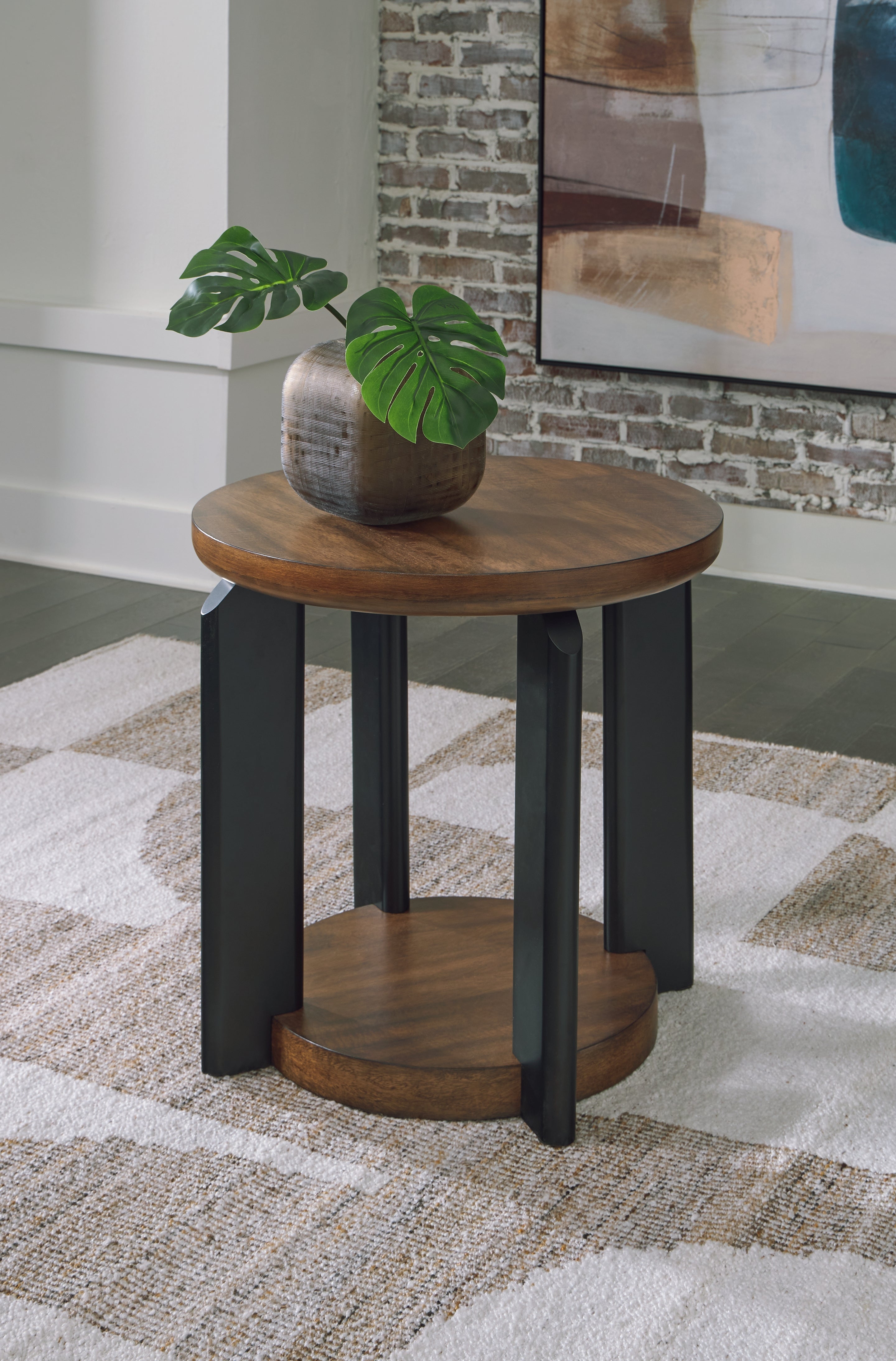 Warmstead Furniture - Ashley Furniture - Kraeburn End Table - Round End Table / Brown/Black - T624-6