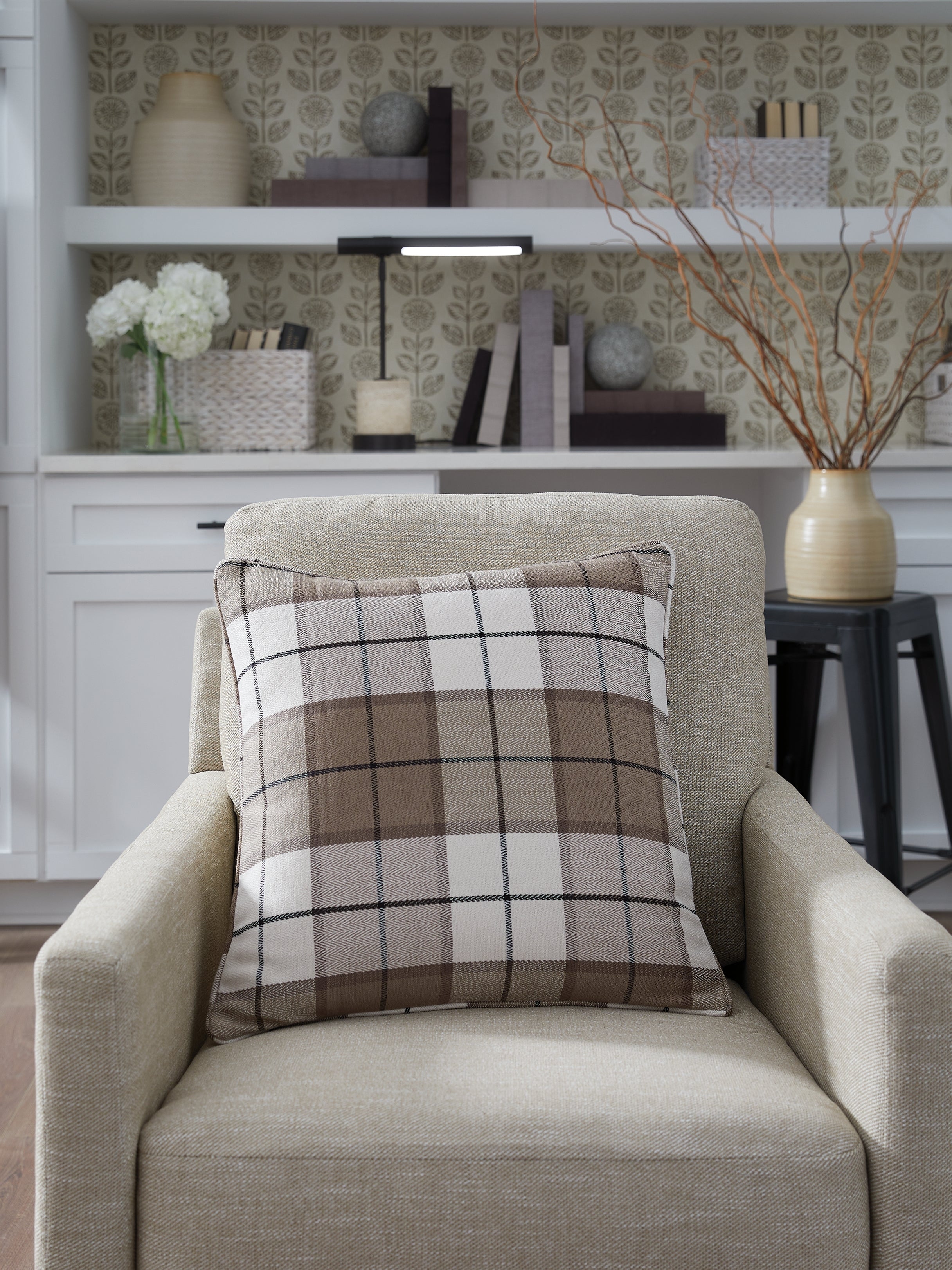 Warmstead Furniture - Ashley Furniture - Godricton Pillows - Pillow / Brown/Black/Cream - A1001103P