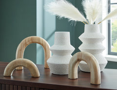 Warmstead Furniture - Ashley Furniture - Maddwarth Accessory Set (Set of 5) - Accessory Set (5/CN) / White/Natural Brown - A2C00214