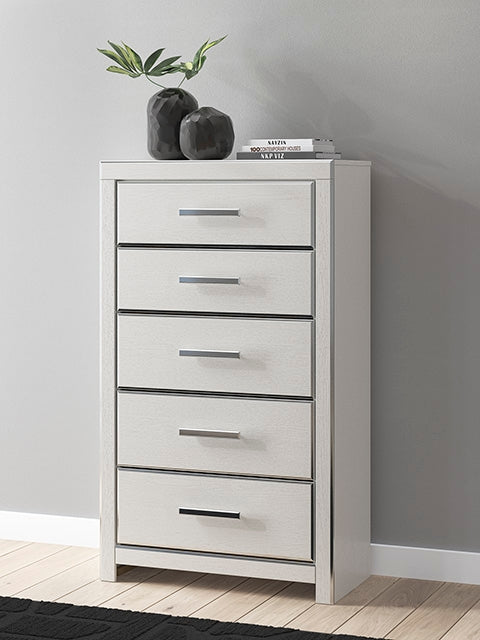 Warmstead Furniture - Ashley Furniture - Zuraleus Bedroom - Five Drawer Chest / White - PCB3381-46