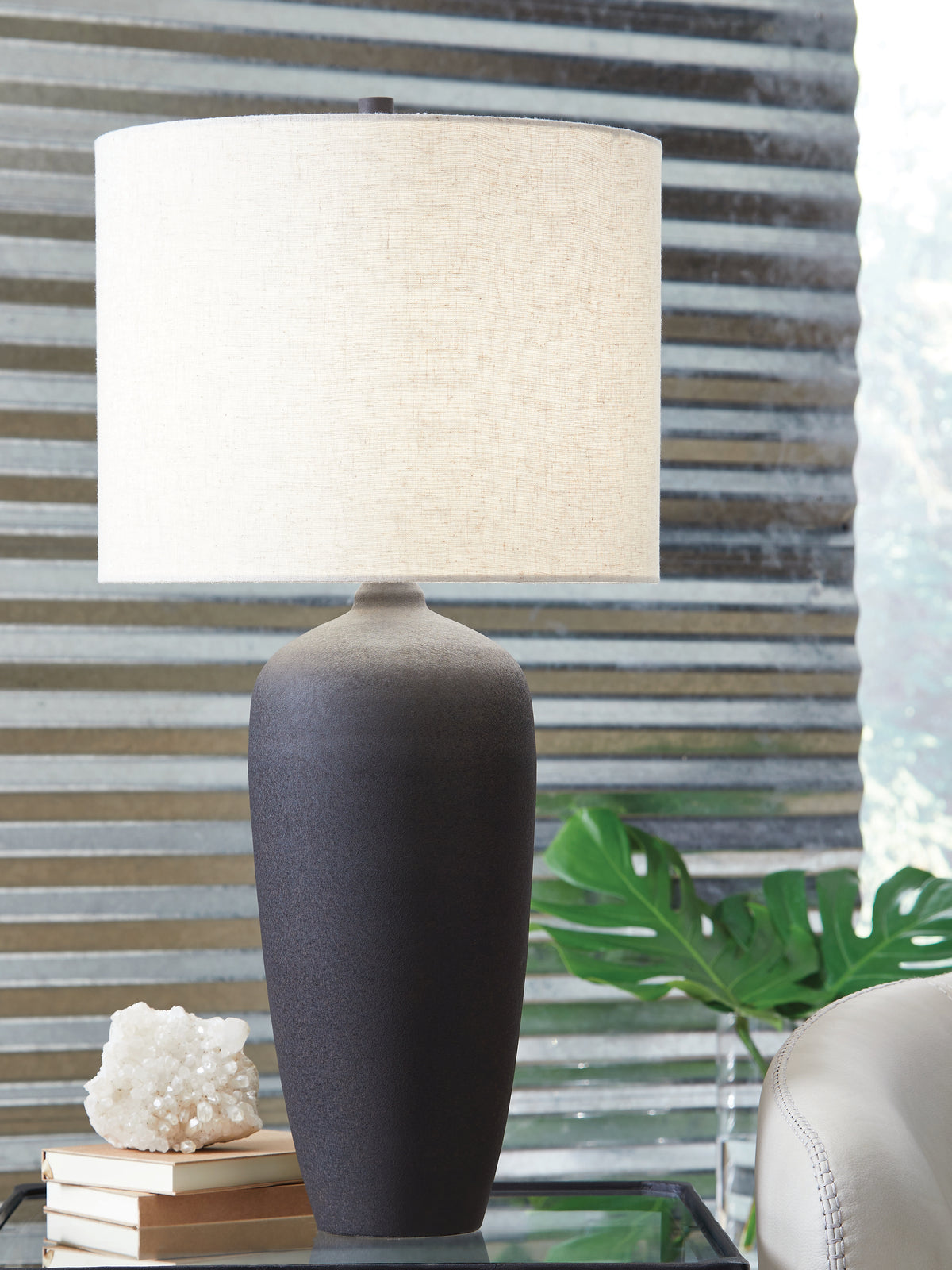 Warmstead Furniture - Ashley Furniture - Ryenburg Lighting - Metal Table Lamp (1/CN) / Black - L207584