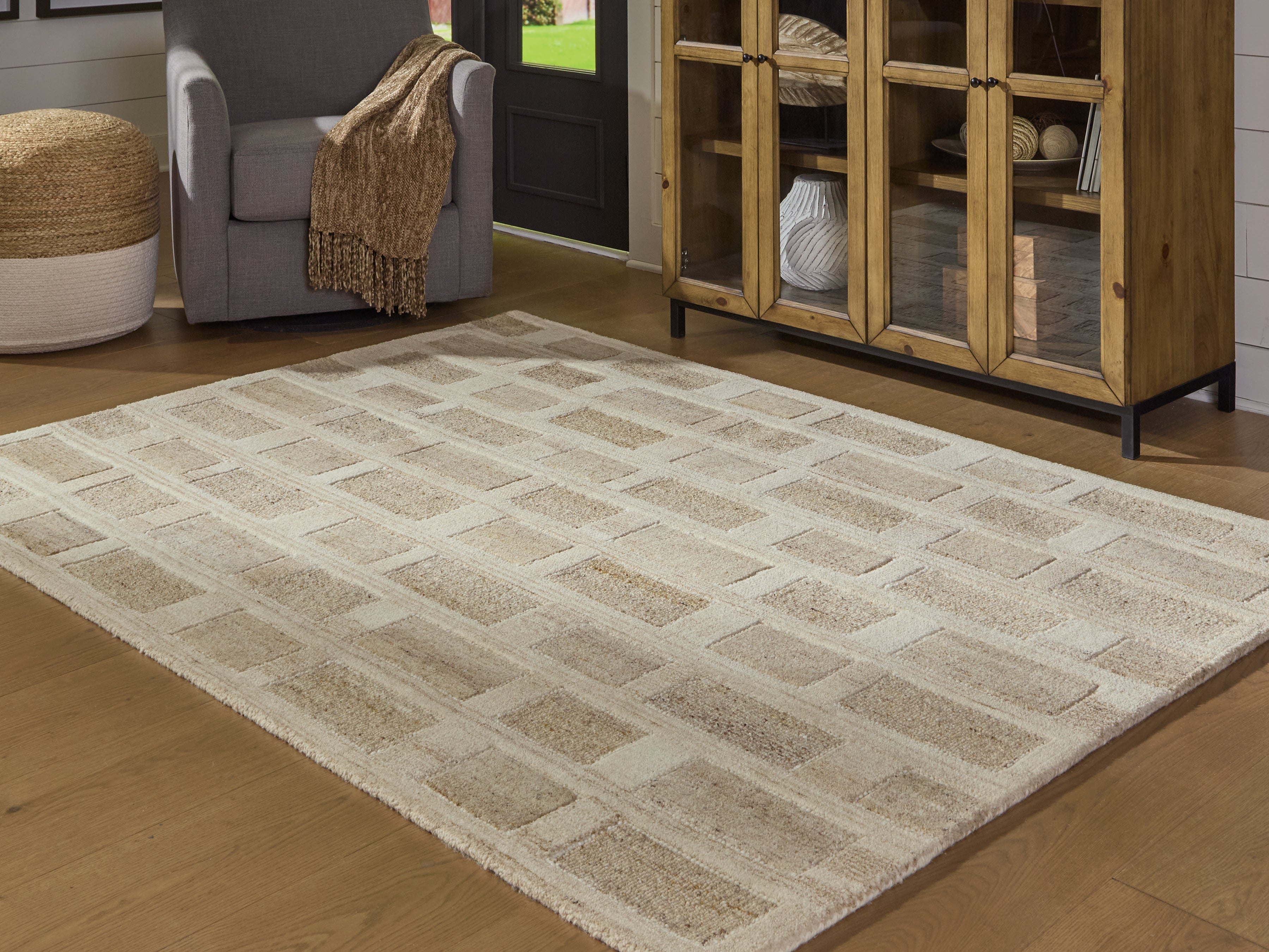Warmstead Furniture - Ashley Furniture - Lisgrove Rug - 5' x 7' Area Rug / Tan/Brown/White - R407712